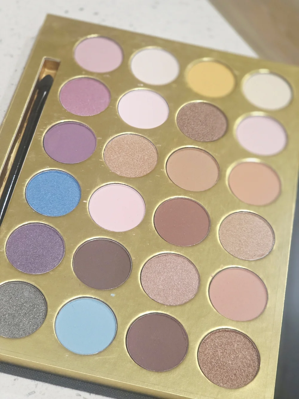 BE DENNO Neutral & Pastel Eyeshadow Palette - Multi-Color Set(24).